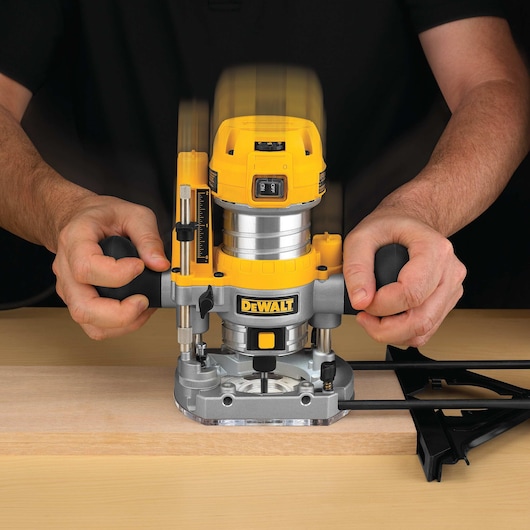 900W 8mm 1/4" Plunge Router