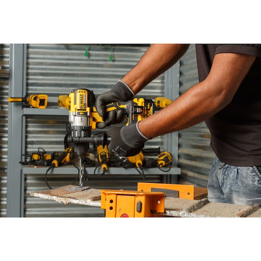 18V XR® Brushless Premium Hammer Drill Driver - 2 x 5Ah