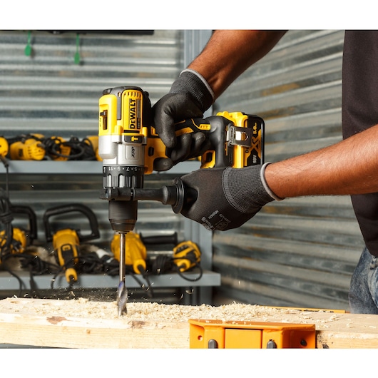 18V XR® Brushless Premium Hammer Drill Driver - 2 x 5Ah
