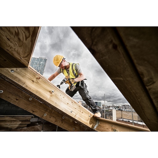 18V XR Brushless Premium Hammer Drill Driver - 2 X 6Ah Batteries