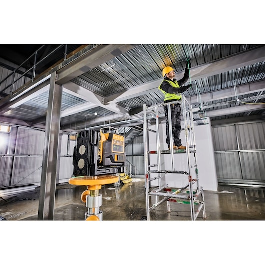 12V XR® 2 x 360° Line Green Beam Laser - 1 x 2Ah