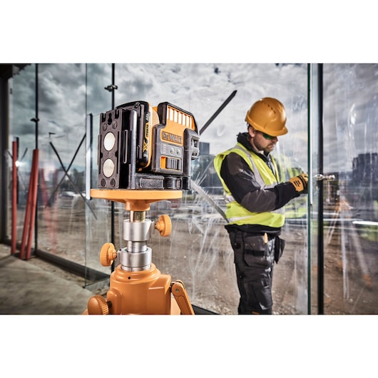 12V XR® 5-Point and Cross Green Beam Laser - 1 x 2Ah