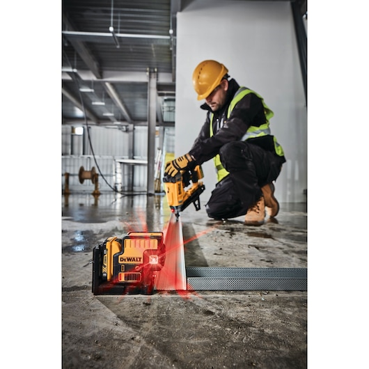 12V XR 5 Spot Red Laser - 1 X 2Ah