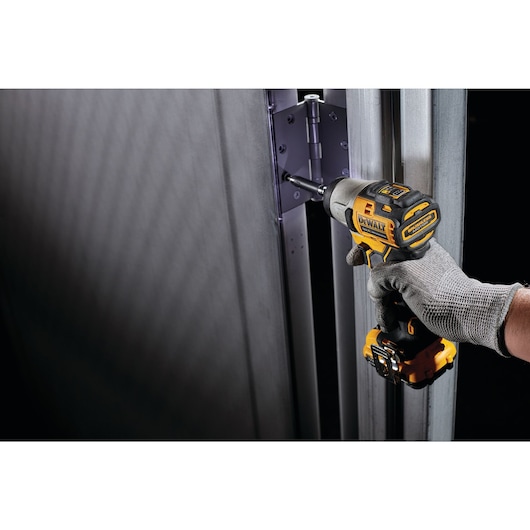 12V XR® Brushless 1/4" Compact Impact Driver - 2 x 2Ah