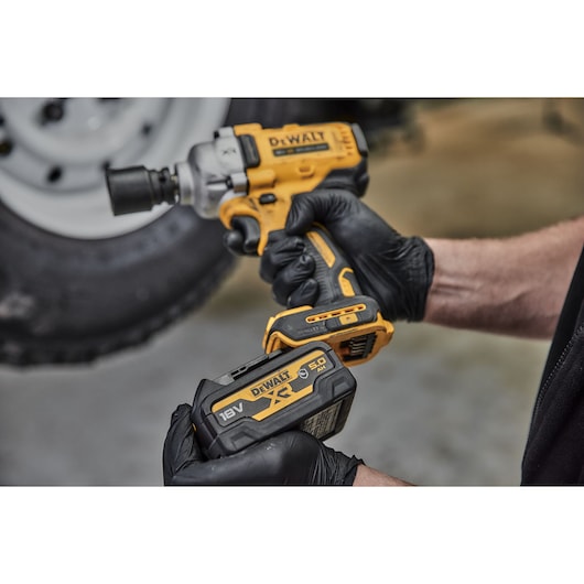18V XR® Brushless 1/2" Hog Ring Mid Torque Impact Wrench - Bare Tool Only