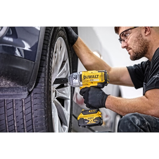 18V XR® Brushless 1/2" Detent Pin High Torque Impact Wrench - Bare Tool Only