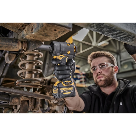 12V XR® Brushless 1/2" Hog Ring High Power Impact Wrench - 1 x 5 Ah Automotive