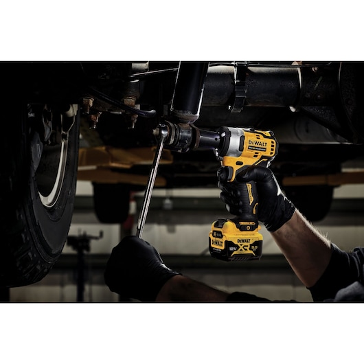 12V XR® Brushless 1/2" Hog Ring High Power Compact Impact Wrench - 2 x 5Ah