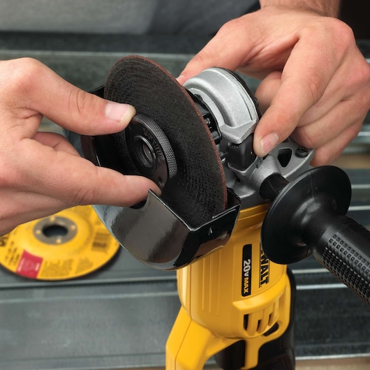 18V XR® 125mm Angle Grinder - 2 x 4Ah