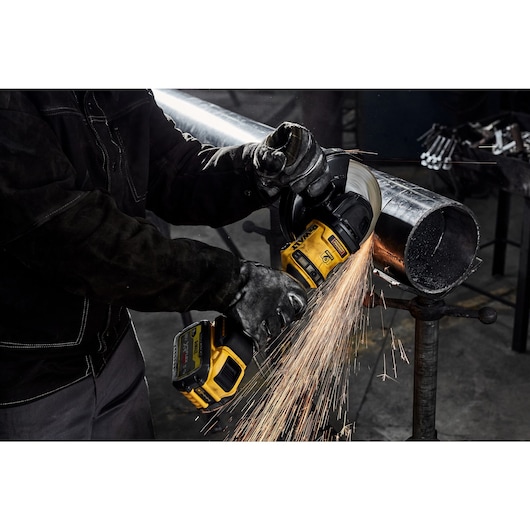 54V XR FLEXVOLT® 180mm Side Handle Angle Grinder - Bare Tool Only
