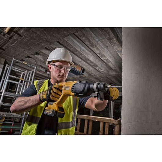 18V XR® Brushless 26mm SDS-plus® Hammer Drill - 1 x 4Ah