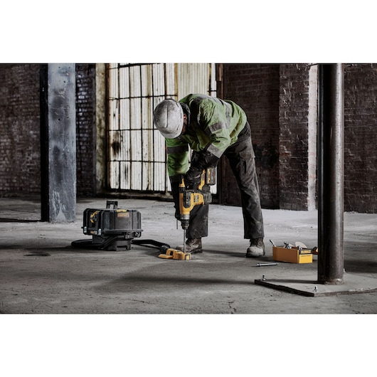 54V XR FLEXVOLT 32mm SDS-Plus Rotary Hammer with QCC