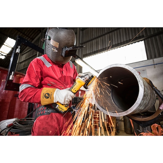 18V XR® 8-Tool Brushless Combo Kit - 4 x 5Ah