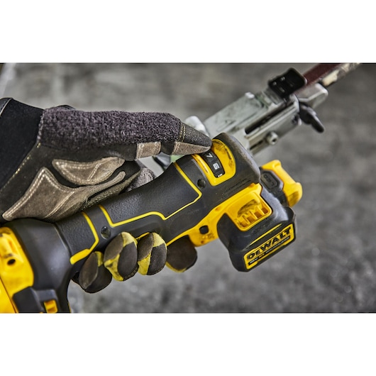 Close view of speed setting dial  on 18V XR Band File