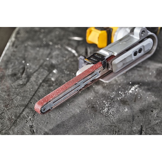 Close view of  abrasive  belt on 18V XR Band File