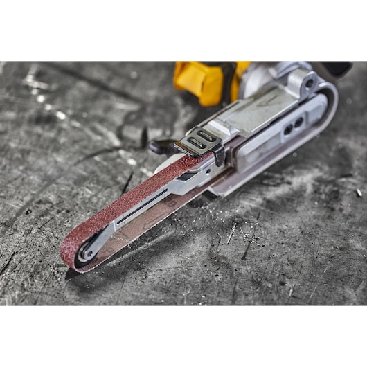 Close view of  sanding  belt on 18V XR Band File