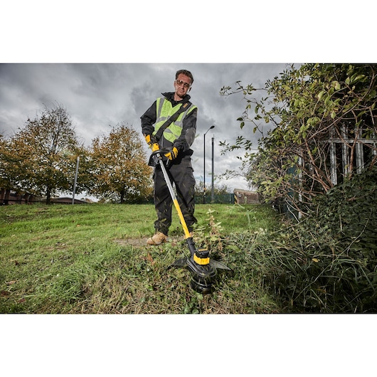 18V XR® Brushless 33cm String Trimmer - Bare Tool Only