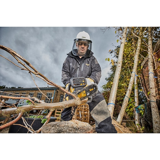 18V XR® 30cm Brushless Compact Chainsaw - 1 x 5Ah