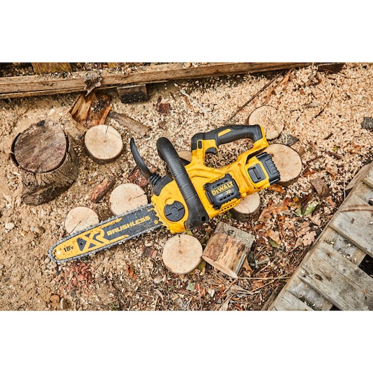 18V XR® 30cm Brushless Compact Chainsaw - 1 x 5Ah