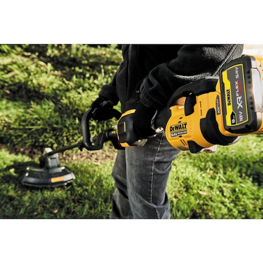 54V XR FLEXVOLT® Split Boom with String Trimmer Attachment - 1 x 9Ah