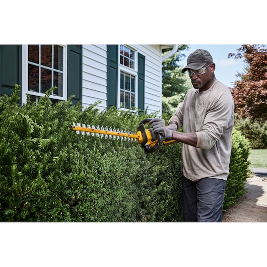 54V FLEXVOLT® 65cm Hedge Trimmer (31 mm Blade Gap) - 1 x 9Ah