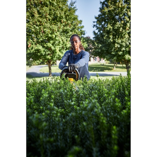 54V FLEXVOLT® 65cm Hedge Trimmer (31 mm Blade Gap) - 1 x 9Ah