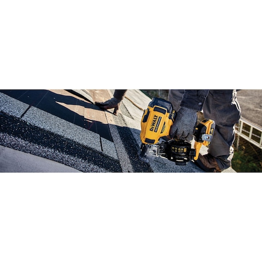 18V XR® Cordless Roofing Nailer - 2 x 2Ah