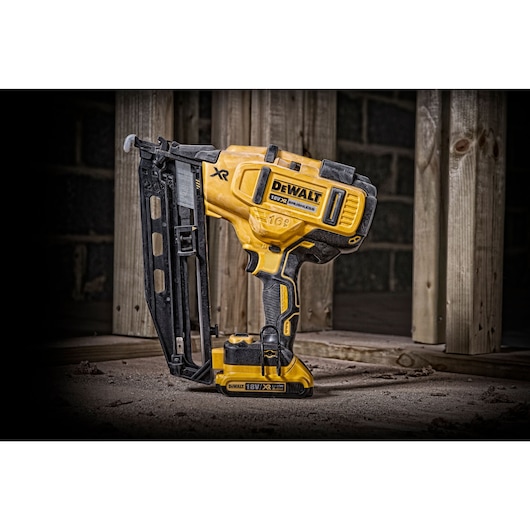 18V XR® Brushless 16Ga Second Fix Nailer - 2 x 2Ah