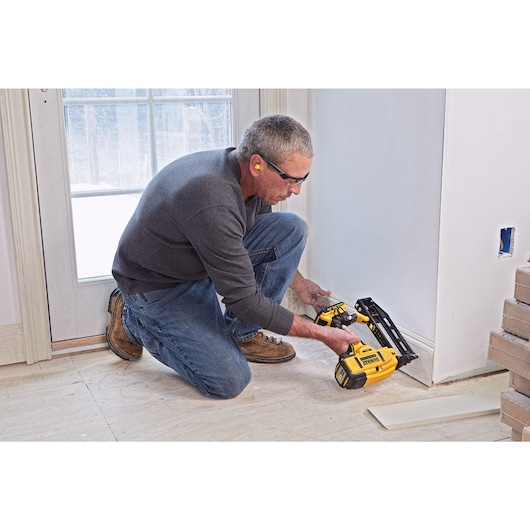 18V XR® Brushless 16Ga Second Fix Straight Nailer - Bare Tool Only