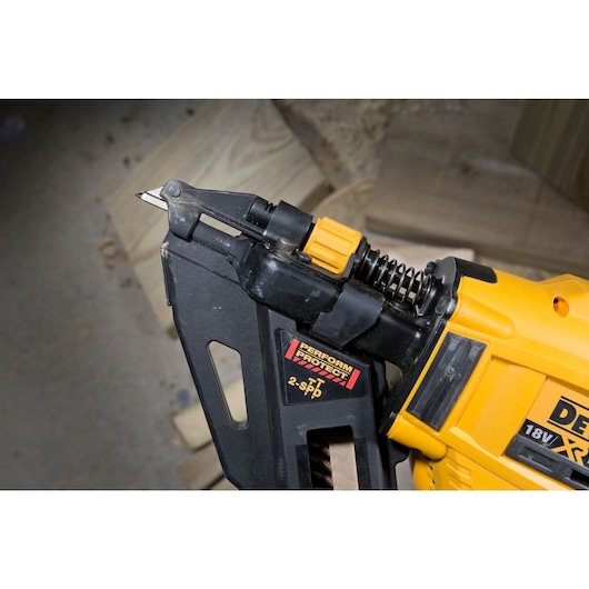 18V XR Brushless Metal Connector Nailer - Bare Unit