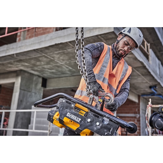 Powershift Rammer being connected to a crane hook