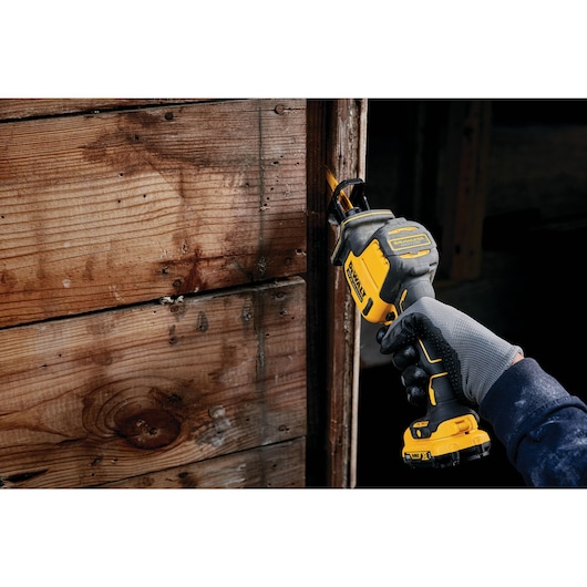 12V XR® Brushless Compact Reciprocating Saw - 2 x 2Ah