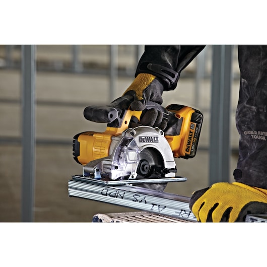 18V XR® Brushless 140mm Metal Cutting Circular Saw - Bare Tool Only