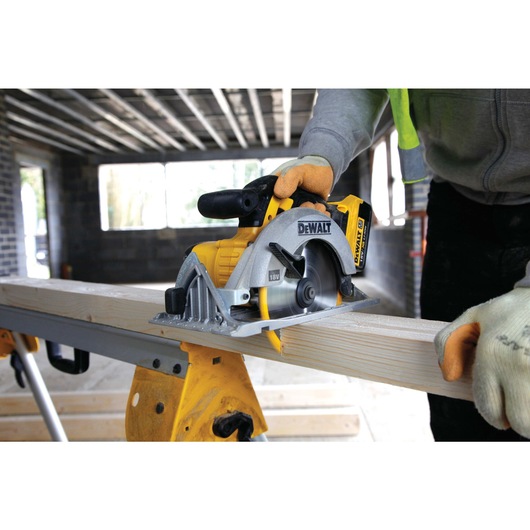18V XR 165mm Circular Saw - 2 X 4Ah