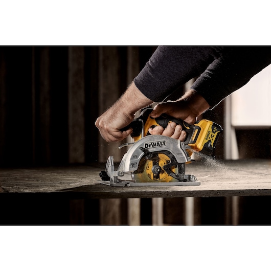 12V XR® Brushless 140mm Circular Saw - Bare Tool Only