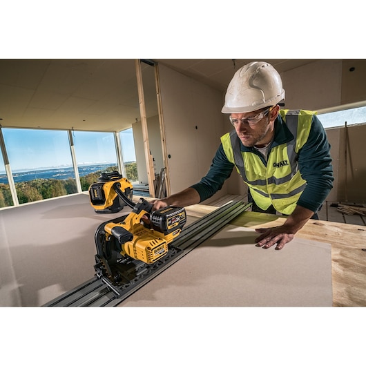 54V XR FLEXVOLT® 165mm Rail Compatible Plunge Saw - 2 x 6Ah