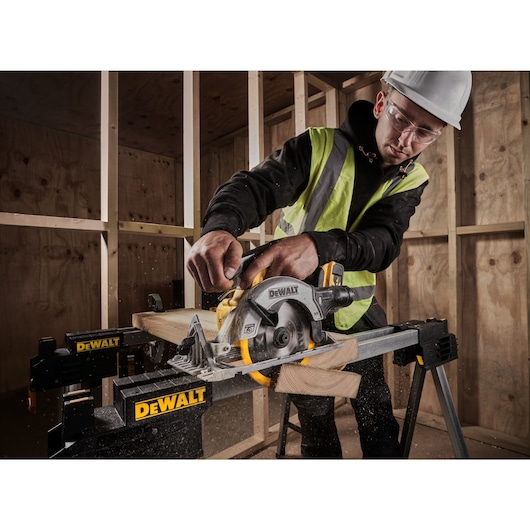 18V XR® Brushless 165mm Circular Saw - 2 x 5Ah