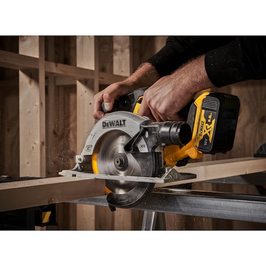 18V XR® Brushless 165mm Circular Saw - 2 x 5Ah