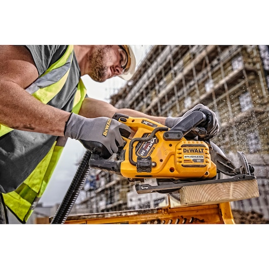 54V XR FLEXVOLT 190 mm High Torque Circular Saw - 2 x 6Ah