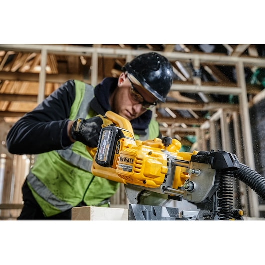 54V XR FLEXVOLT® 216mm Mitre Saw - 2 x 6Ah