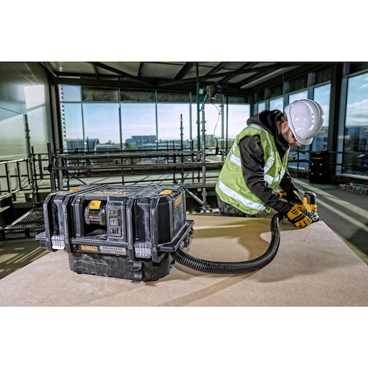 54V XR FLEXVOLT® M-Class Wet/Dry Dust Extractor - 2 x 6Ah