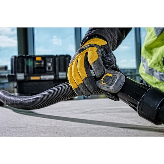 54V XR FLEXVOLT® M-Class Wet/Dry Dust Extractor - 2 x 6Ah