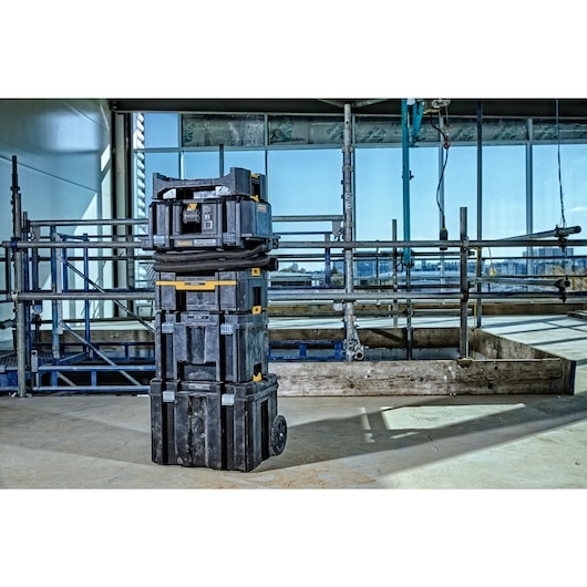 54V XR FLEXVOLT® M-Class Wet/Dry Dust Extractor - 2 x 6Ah