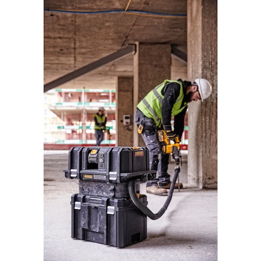 54V XR FLEXVOLT® M-Class Wet/Dry Dust Extractor - 2 x 6Ah