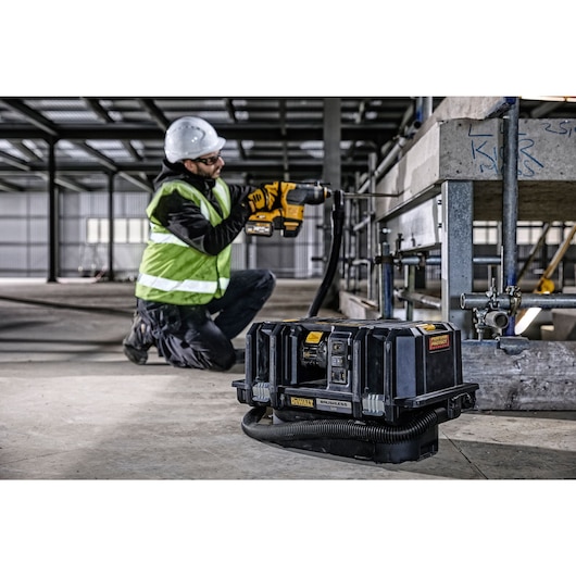 54V XR FLEXVOLT® M-Class Wet/Dry Dust Extractor - 2 x 6Ah